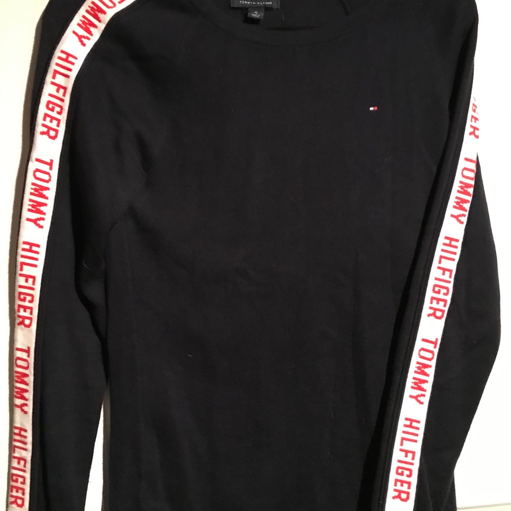 Tommy Hilfiger Sweater New (no tags)